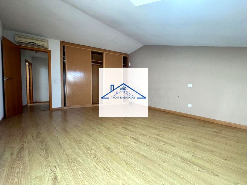 Foto c1340d63-46e6-43d4-bf59-6fd89265b5d1. Flat with heating parking in Bargas