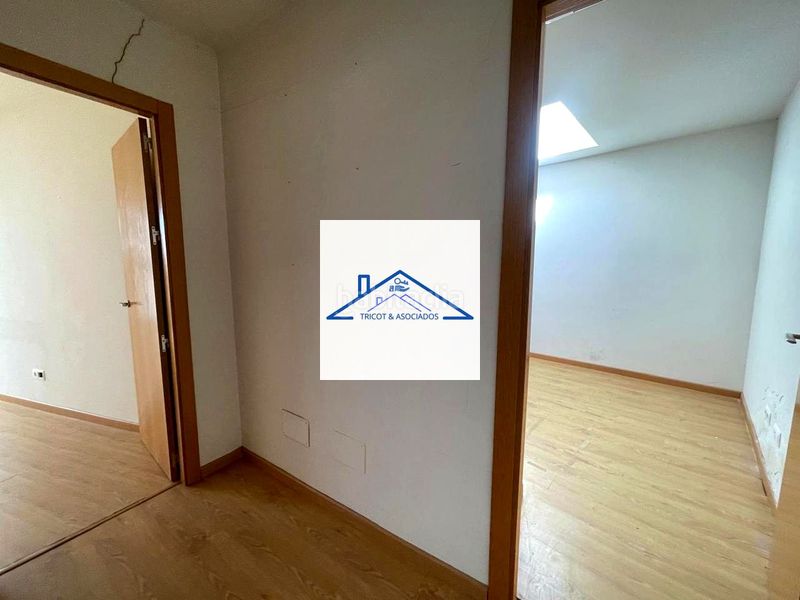 Foto e56bf3ee-2690-459f-ac6e-78c56583f23b. Flat with heating parking in Bargas