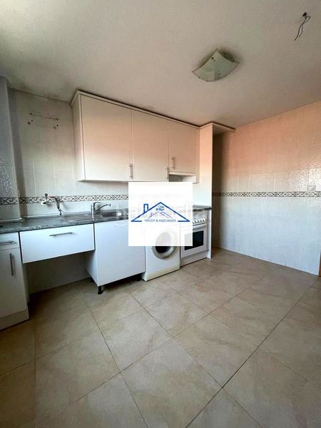 Foto f742de0a-83c0-477b-a6e3-f1d4a8c85b90. Flat with heating parking in Bargas