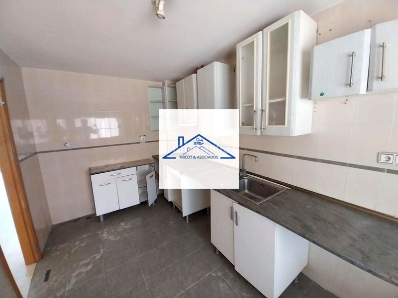 Foto 0feb2d35-7f46-48c5-91f9-94b85cd86ea4. Casa amb aparcament a Quismondo