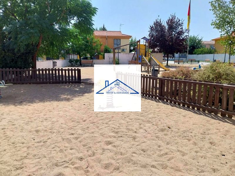 Foto ae04f308-6bb4-4d30-944e-435b15c909f8. Casa amb aparcament a Quismondo