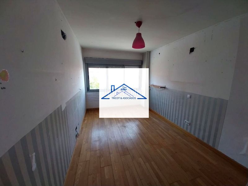 Foto b2825db8-4e74-4fe5-bcf2-e0620857b7c2. Casa amb aparcament a Quismondo