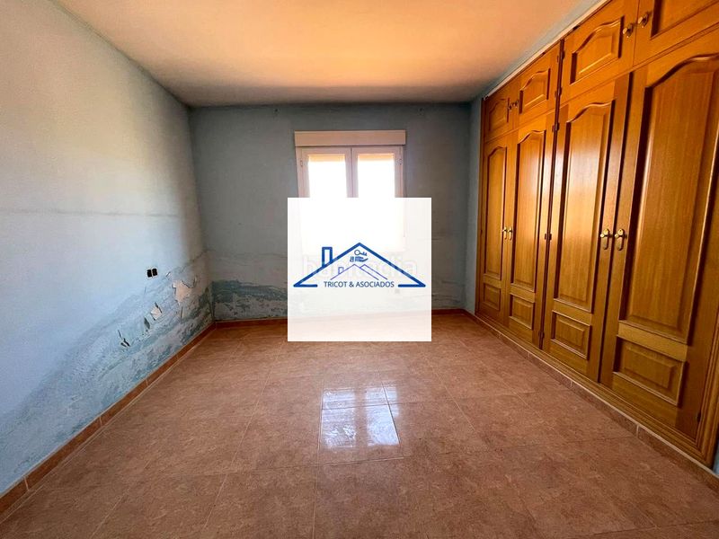 Foto 186456a8-b0ea-4c77-972b-ad21f64dd17c. Casa amb aparcament a Urda