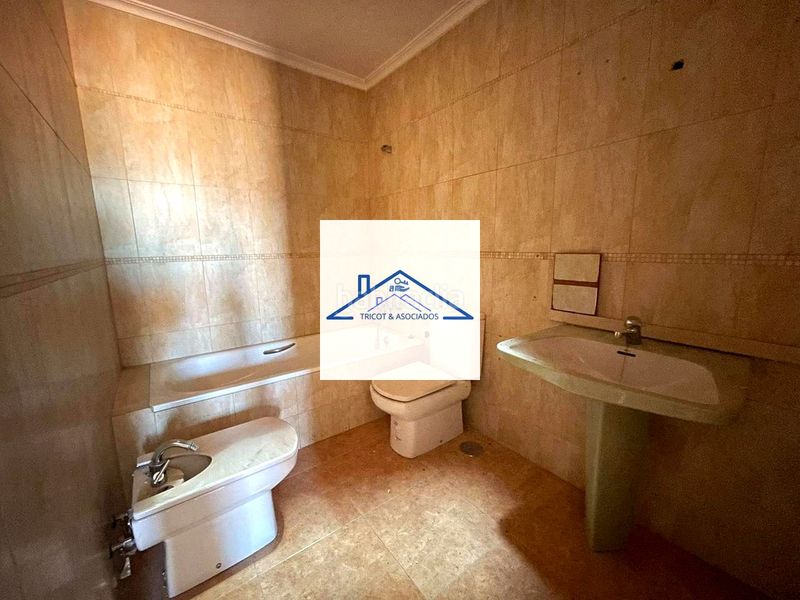 Foto aadfa3bd-4ee5-42f5-94b5-a79f00cc9e22. Casa amb aparcament a Urda