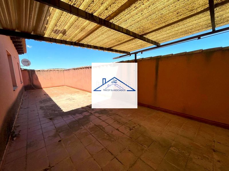 Foto b76e49bf-f79c-41b9-8d31-9e4bfea92b3f. Casa amb aparcament a Urda