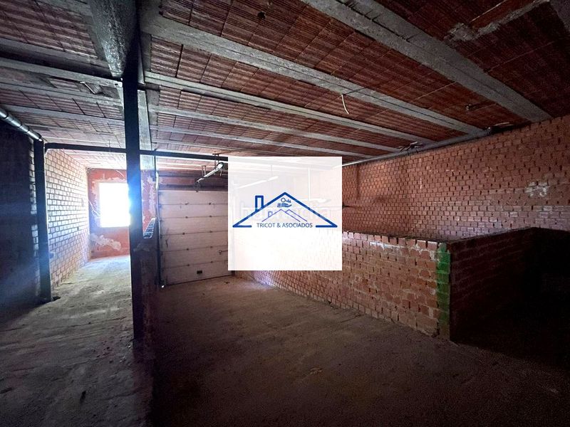 Foto f49e234d-6cee-4d4b-90ab-4f5e53202b70. Casa amb aparcament a Urda