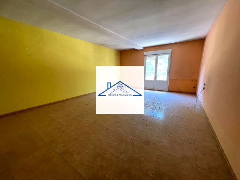 Foto f62a4eaf-4e54-4f09-8a78-270e2589d7c7. Casa amb aparcament a Urda