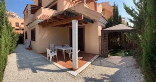 Appartement à Los Collados-Los Geraneos. Bajo jardín y patio en los collados