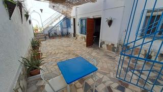 Casa in Casco Antiguo. Casa planta baja con patio y terraza