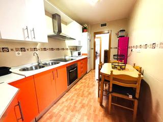 Appartement à Casco Antiguo. Piso nuevo con garaje zona la huerta