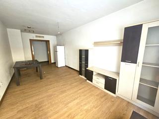Etagenwohnung  Calle tarragona 12. Piso nuevo zona bar 52