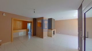 Casa  Balears. Amplia casa en abrera, con una superficie de 230 m2, salón-comed