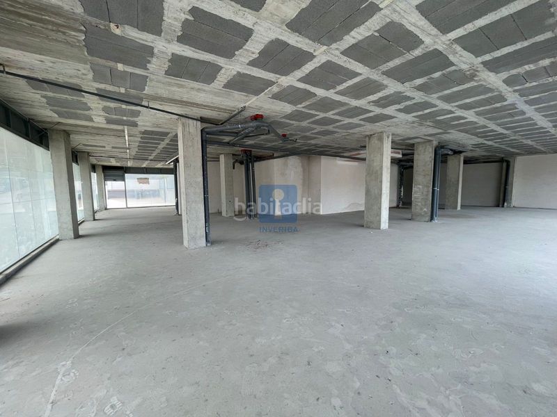 Foto f49af108-ce29-4e2c-9048-17715a8a7d3f. Local comercial a Les Planes Sant Joan Despí