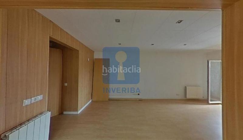 Foto 54812c6e-27fd-4021-9f24-b496de45375a. Piso  en calle manendez pelayo, en Singuerlín Santa Coloma de Gramenet