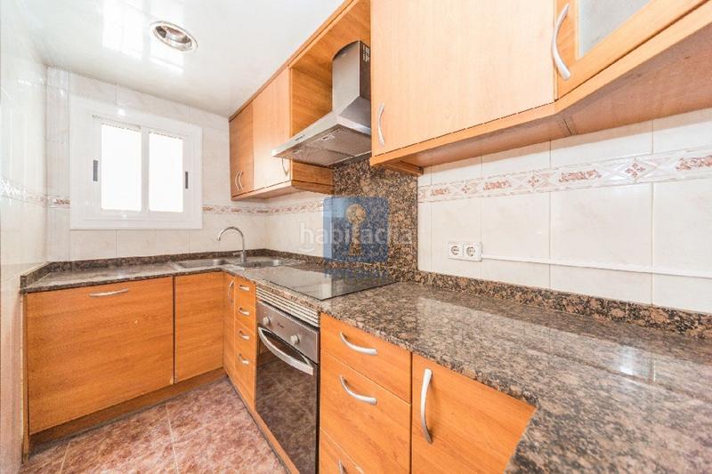 Foto d56041fa-5e63-499c-9f83-caddcd370f0a. Casa adossada amb calefacció a La Salut Badalona