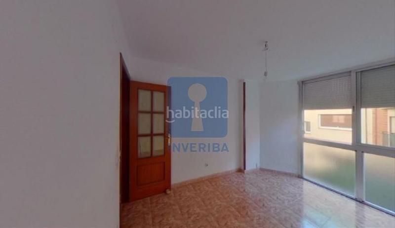 Foto b522c000-0483-44bd-96c5-0f08e7aa7113. Piso inmueble ilegalmente okupado situado en la calle Pubilla Cases 16, 12, hospitalet de llobregat, barcelona en Hospitalet de Llobregat (L´)