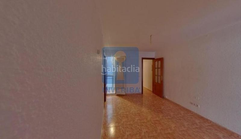 Foto c427b65c-0b76-4f26-aced-5030f5166659. Piso inmueble ilegalmente okupado situado en la calle Pubilla Cases 16, 12, hospitalet de llobregat, barcelona en Hospitalet de Llobregat (L´)