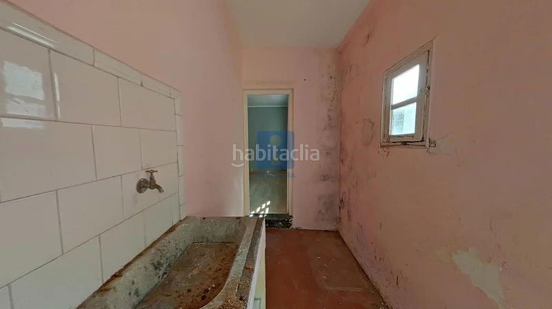 Foto a6249e33-620e-4fd9-9730-8d5e99b98f08. Casa adossada a Can Vidalet Esplugues de Llobregat