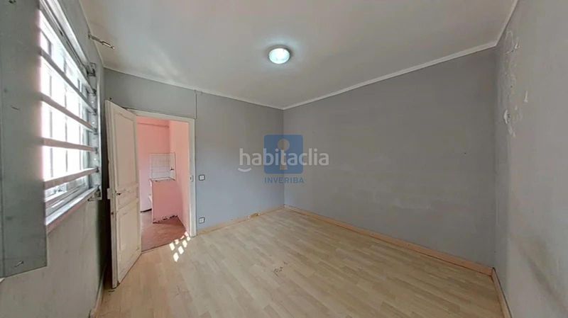 Foto dc331723-e75b-41b7-9a38-b75f768f7875. Casa adossada a Can Vidalet Esplugues de Llobregat