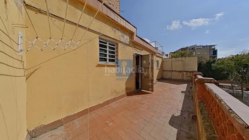 Foto f53f966e-0a11-4fc0-87f3-45be1e144490. Casa adossada a Can Vidalet Esplugues de Llobregat