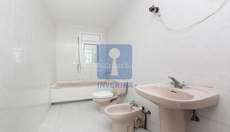 Foto b3570306-3618-48bb-9325-b95eecd76868. Haus mit parking pool in Olesa de Bonesvalls