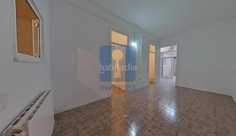 Foto 09471426-925c-4699-8915-b3ba2a8b074b. Pis a La Sagrera Barcelona