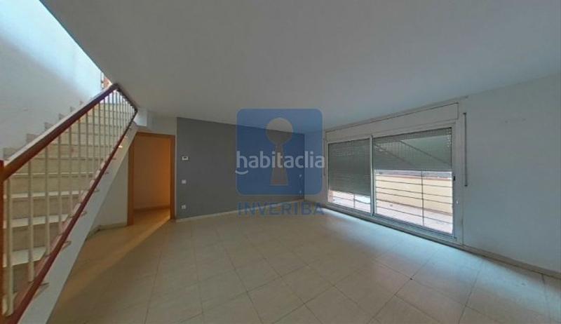 Foto 0efb5ad1-7ce6-4534-aa93-55acba0f821a. Duplex con riscaldamento in Marianao Sant Boi de Llobregat