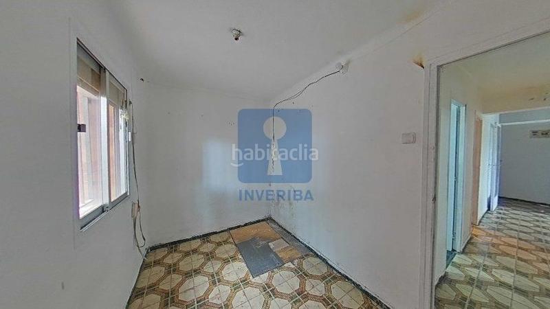 Foto 0ca5f8f3-ab19-4957-97f1-585d0452b9f8. Piso inmueble ilegalmente okupado situado en la calle alfonso xii 788, 13, , barcelona en Badalona