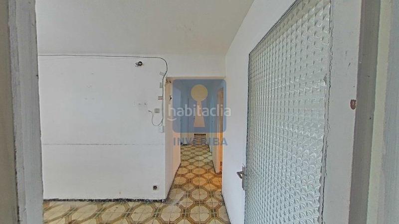 Foto 0f3c5da0-3241-4c1e-94ae-3b1f1603b6d5. Piso inmueble ilegalmente okupado situado en la calle alfonso xii 788, 13, , barcelona en Badalona