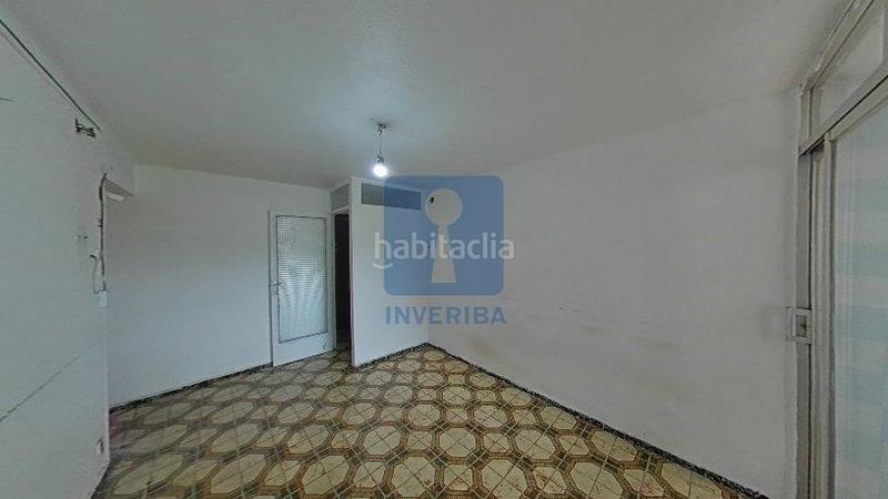 Foto b1bf688b-77e3-411e-af5c-5a49484c3d31. Piso inmueble ilegalmente okupado situado en la calle alfonso xii 788, 13, , barcelona en Badalona