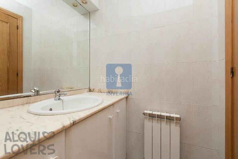 Foto b2159b10-77a9-400c-81b3-0eabbed8e950. Semi detached house with heating parking in Sant Vicenç dels Horts