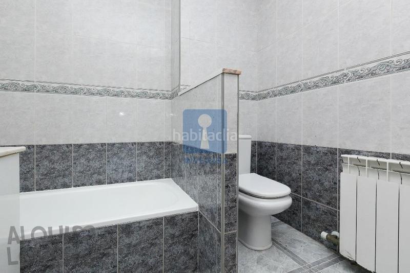 Foto ffb67400-6439-44f9-831b-ccae90a33705. Semi detached house with heating parking in Sant Vicenç dels Horts