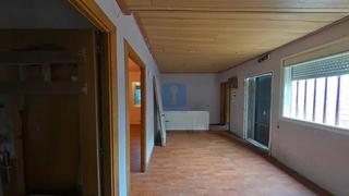 Haus  Burgos. Chalet adosado en venta en sant vicenç dels horts, barcelona.