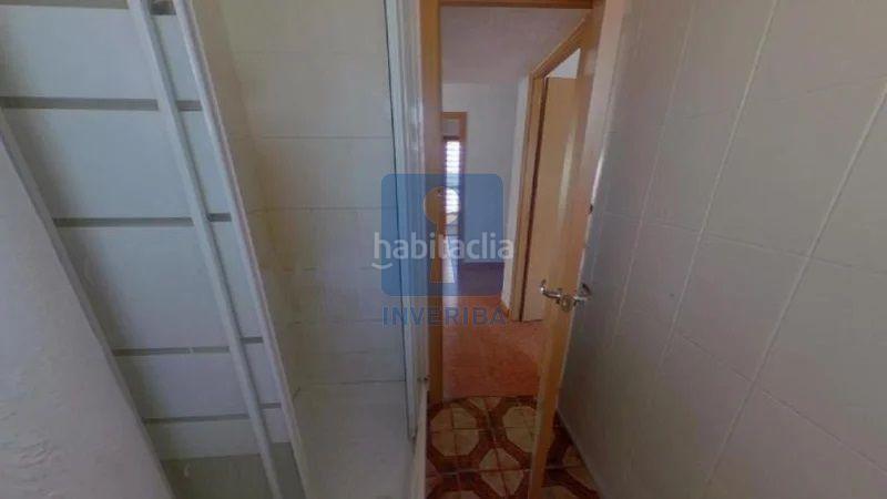 Foto 96f6756d-4d7d-4d7c-afc5-75e0cf13c282. Piso ponemos en venta este inmueble ilegalmente okupado, situado en la plaza de Les Termes 26 , piso 4, puerta 1, , barcelona en Sabadell