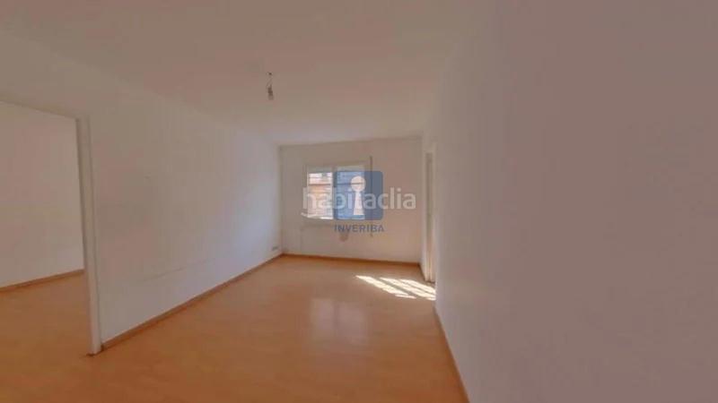 Foto 78f58cdd-823d-4149-af2c-5851b2a436bc. Piso inmueble ilegalmente okupado situado en la calle roselló 12, , barcelona. en Sant Boi de Llobregat