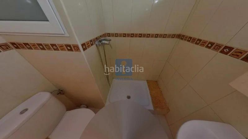 Foto 7d9242e5-c8fc-41b3-b7e6-b858ba503b3b. Piso inmueble ilegalmente okupado situado en la calle roselló 12, , barcelona. en Sant Boi de Llobregat