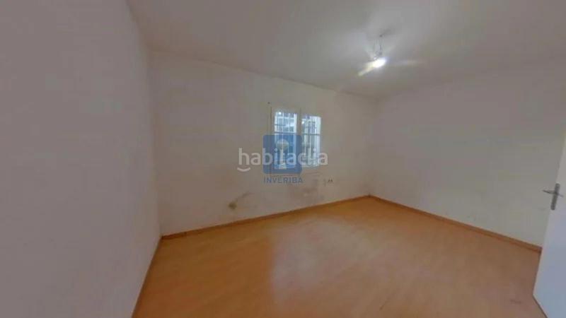 Foto bd0b0d2a-4b1f-4ad6-9d3d-5e148f5efe94. Piso inmueble ilegalmente okupado situado en la calle roselló 12, , barcelona. en Sant Boi de Llobregat