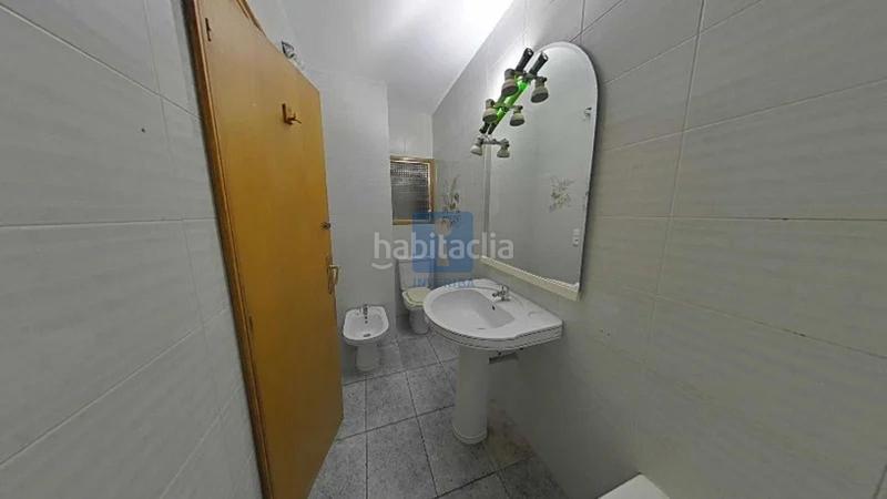 Foto e0b2e046-702f-497d-a093-8182b232ff23. Flat in La Gavarra Cornellà de Llobregat