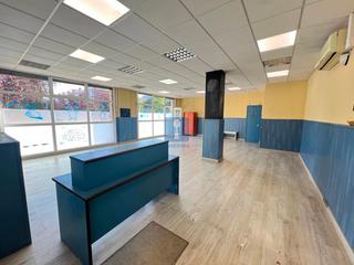 Locale commerciale in Arada