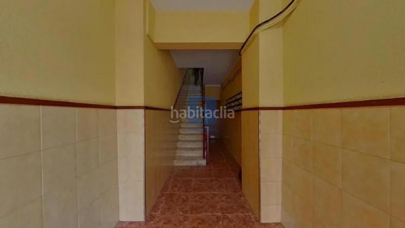 Foto 6d5ed312-9032-406e-b304-61770aad8e99. Ático inmueble ilegalmente okupado situado en la avenida ferrocarril 27, atico 4, , barcelona en Sant Vicenç dels Horts