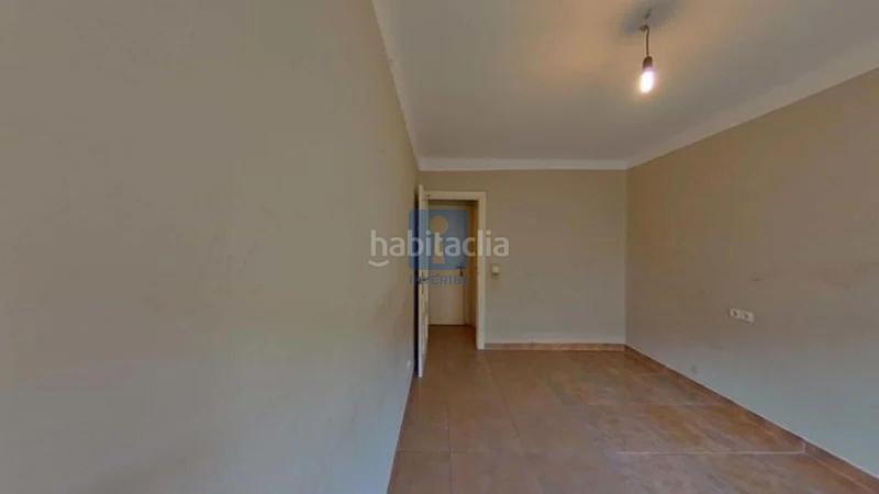 Foto 52b7b61b-45dd-4c59-95d8-4f2f5076385c. Piso inmueble ilegalmente okupado situado en la calle ferrocarril 58, 3 g1, mollet del vallés, barcelona en Mollet del Vallès