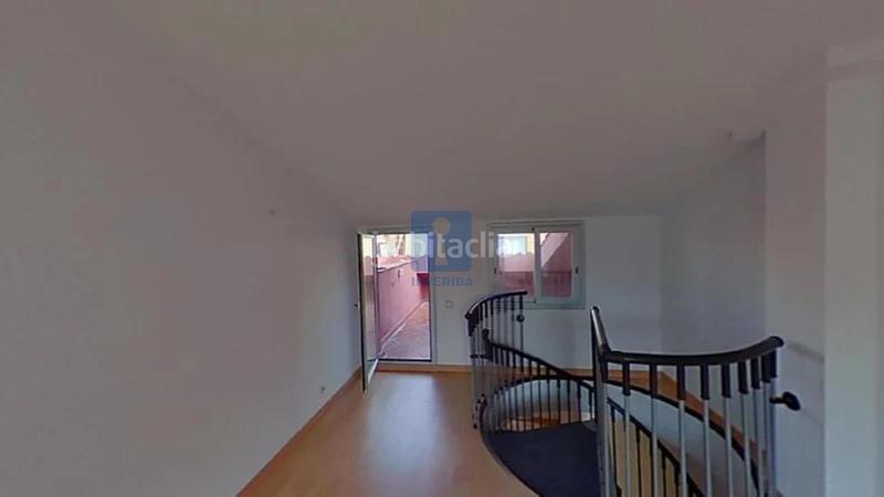 Foto 4a744d1b-d13b-4aea-a5be-7b019fcb5ff9. Duplex avec chauffage dans Can Vinader Castelldefels