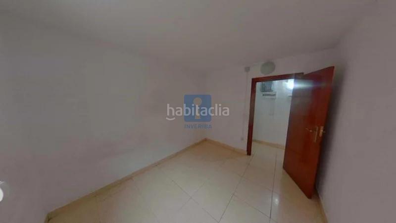 Foto d553c7a8-882e-49b6-b0c1-7779bf307119. Piso inmueble okupado situado en la calle cavall bernat , barcelona en Terrassa