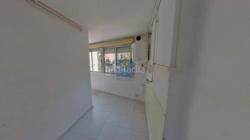 Foto 078962cc-8008-4a13-bede-8be41bb5767f. Piso inmueble ilegalmente okupado situado en la plaza dEls Merinals 40, 22, , barcelona en Sabadell