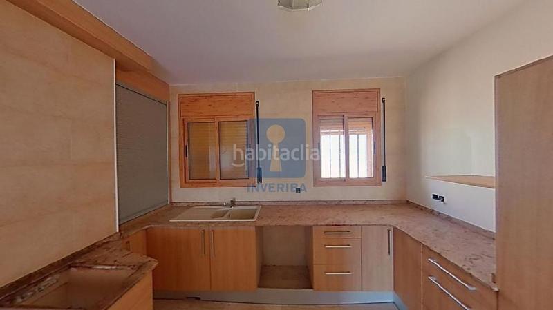 Foto 5c068692-b5e3-4b9f-8b49-70ecf9de822f. Haus mit parking in Olesa de Montserrat