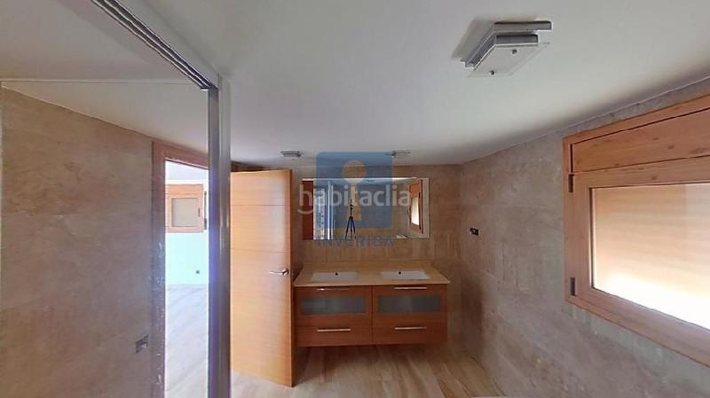 Foto c9bb055a-3b65-41ae-a39a-677750a34d92. Haus mit parking in Olesa de Montserrat