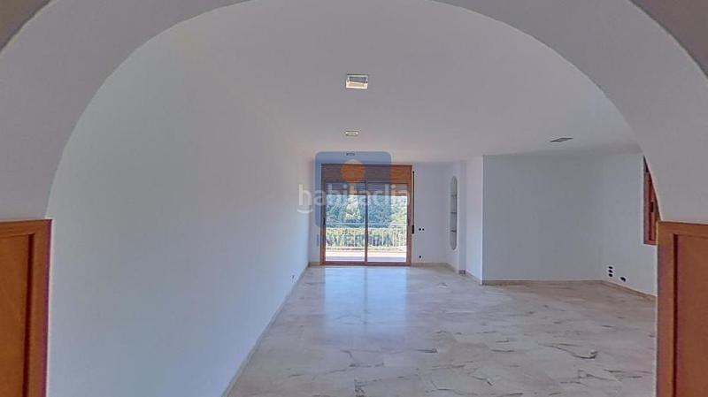 Foto d3d56ed2-d9d6-48d5-b747-224dca00e814. Haus mit parking in Olesa de Montserrat