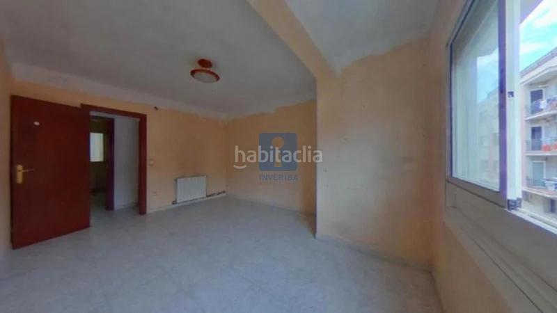 Foto 6d9ccd55-69a0-40ee-bc5a-2bb1f8ba5bd9. Piso inmueble ilegalmente okupado situado en la calle montmany 24, 31, , barcelona en Sant Boi de Llobregat