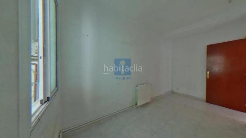 Foto 81b02b13-0fee-4021-b256-3bae241cbe0e. Piso inmueble ilegalmente okupado situado en la calle montmany 24, 31, , barcelona en Sant Boi de Llobregat