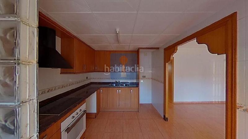 Foto a1fc9aca-3a50-4075-b5b5-2f8253100ec0. Etagenwohnung mit heizung in Centre Rubí